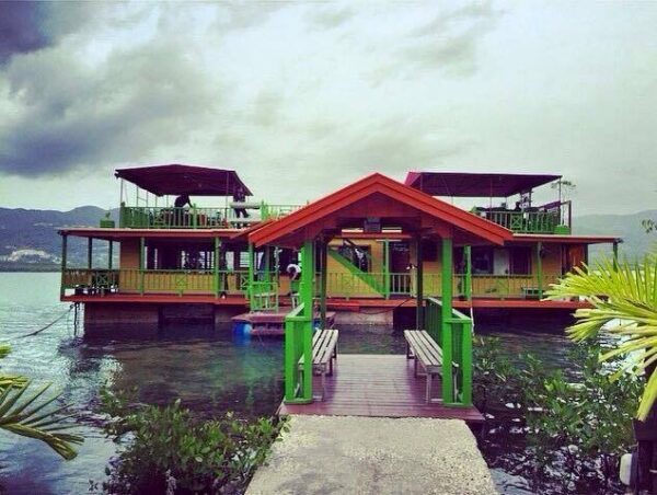 House Boat Grill Restaurant, Seafood Restaurant Montego Bay